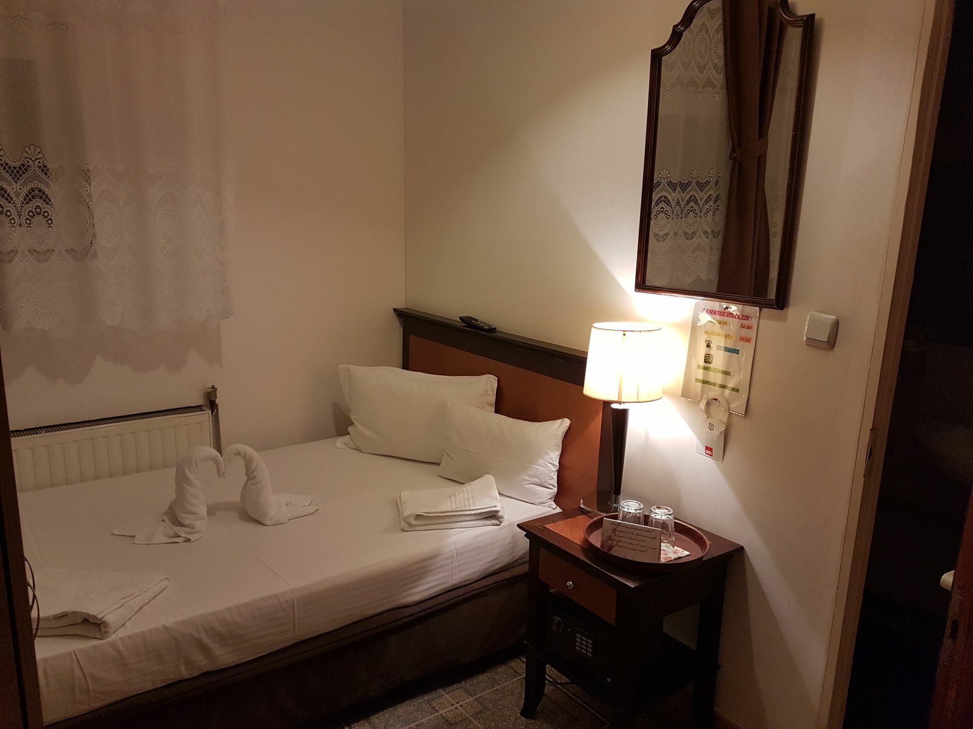 Hostel Litovoi บูคาเรสต์ ภายนอก รูปภาพ