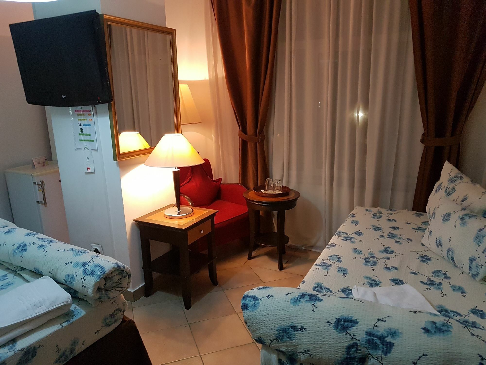 Hostel Litovoi บูคาเรสต์ ภายนอก รูปภาพ